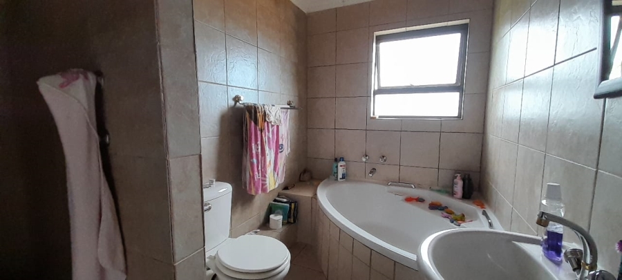 3 Bedroom Property for Sale in Firlands Western Cape